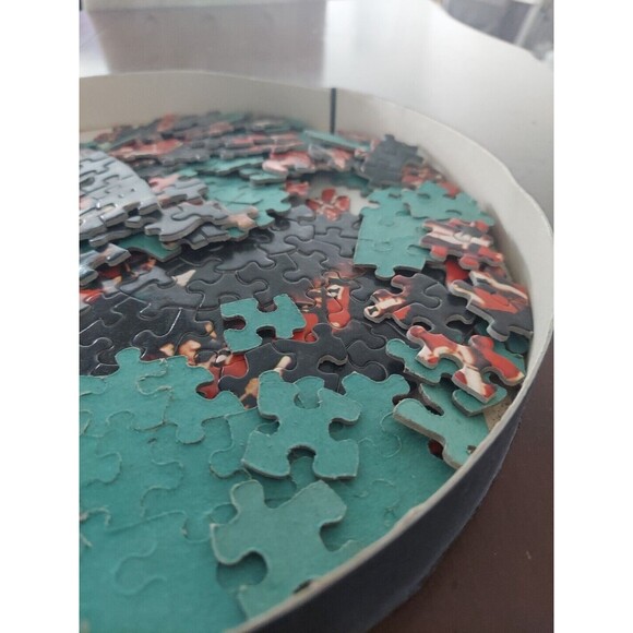 Vintage Collectible 1973  Springbok Trooping the Colour Circular Jigsaw Puzzle - Picture 5 of 11